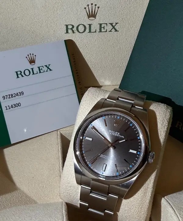 For Sale Rolex Oyster Size 39mm With Full Set Discontinued Watch