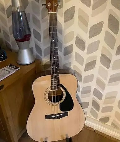 Yamaha F310 Acoustic Guitar