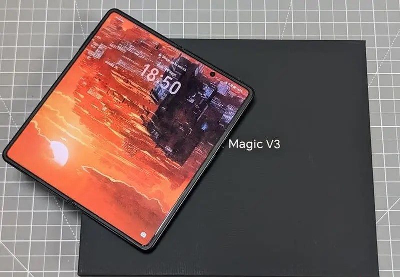 Honor Magic V3