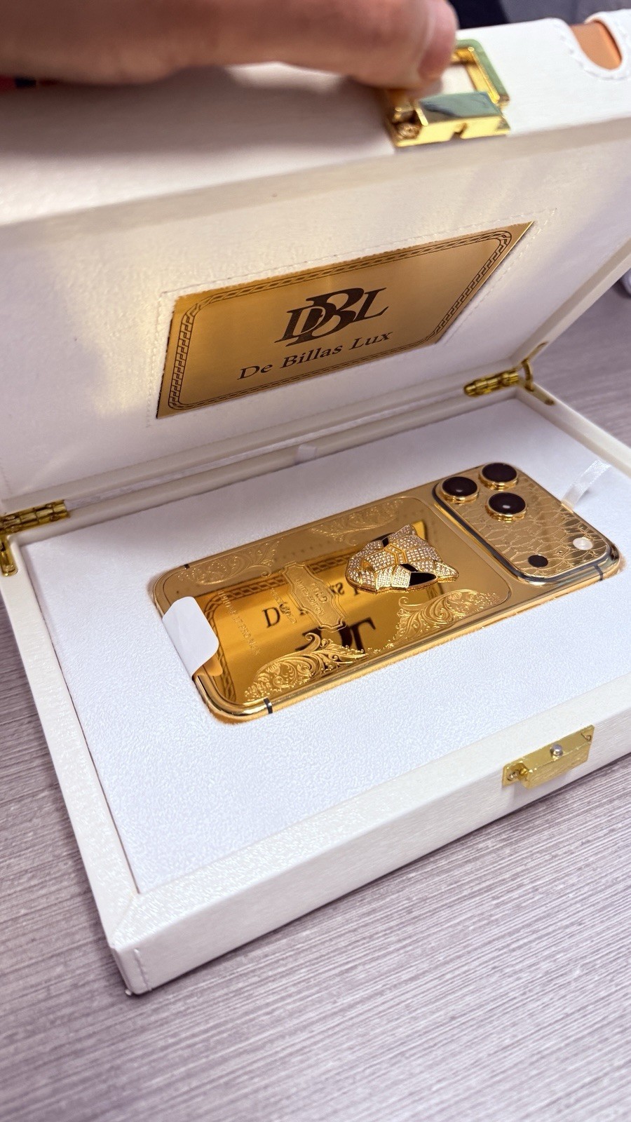 Custom 24k Gold Apple Iphone 17 Pro Max Engraved Diamond 2 Tb Worldwide Unlocked